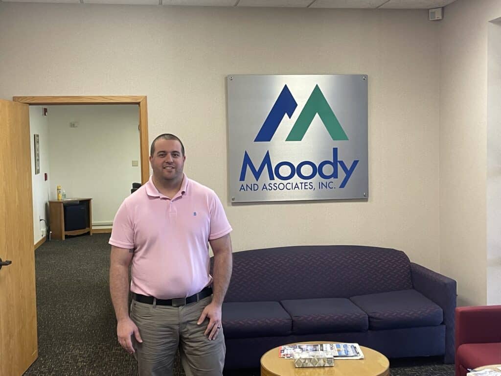 Moody and associates inc 10 27 2022 moody welcomes more new hires 